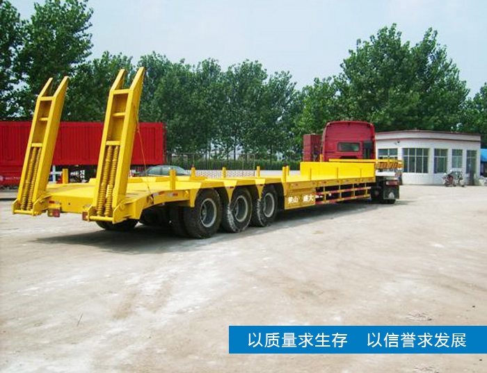低平板半掛車
